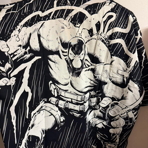 Absolute Batman vs Bane - Breaking Point -  B:W Bane back zoom
