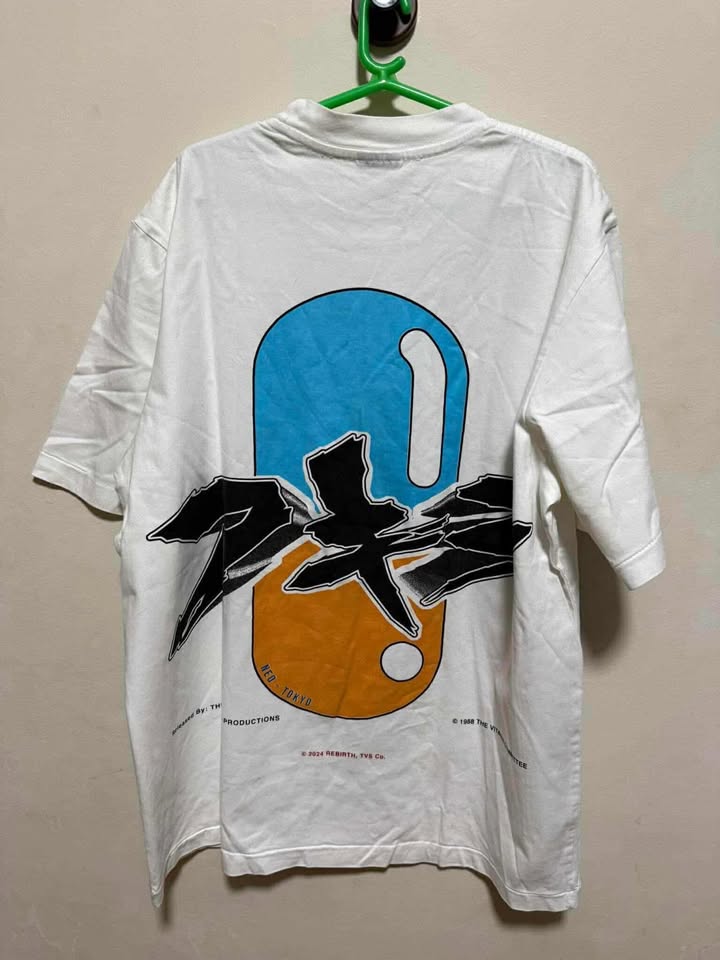 Akira Metal arm white back