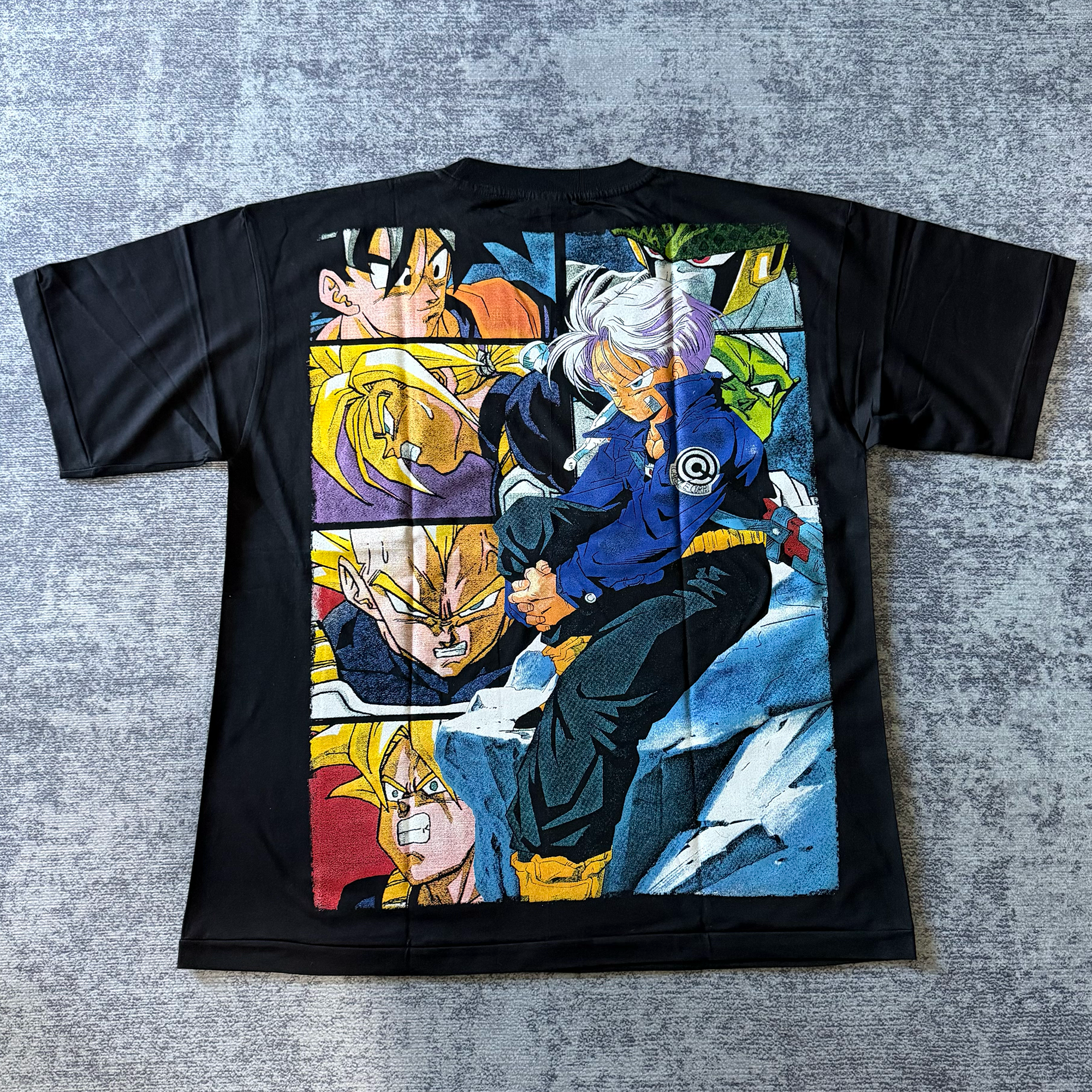 Dragon Ball Z - Goku and Future Trunks back