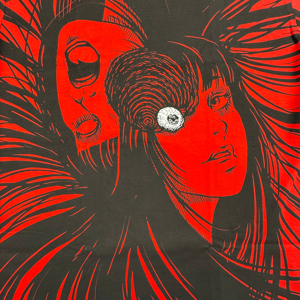 Junji Ito Uzumaki - Tomie red and black AOP - XL Front Zoom