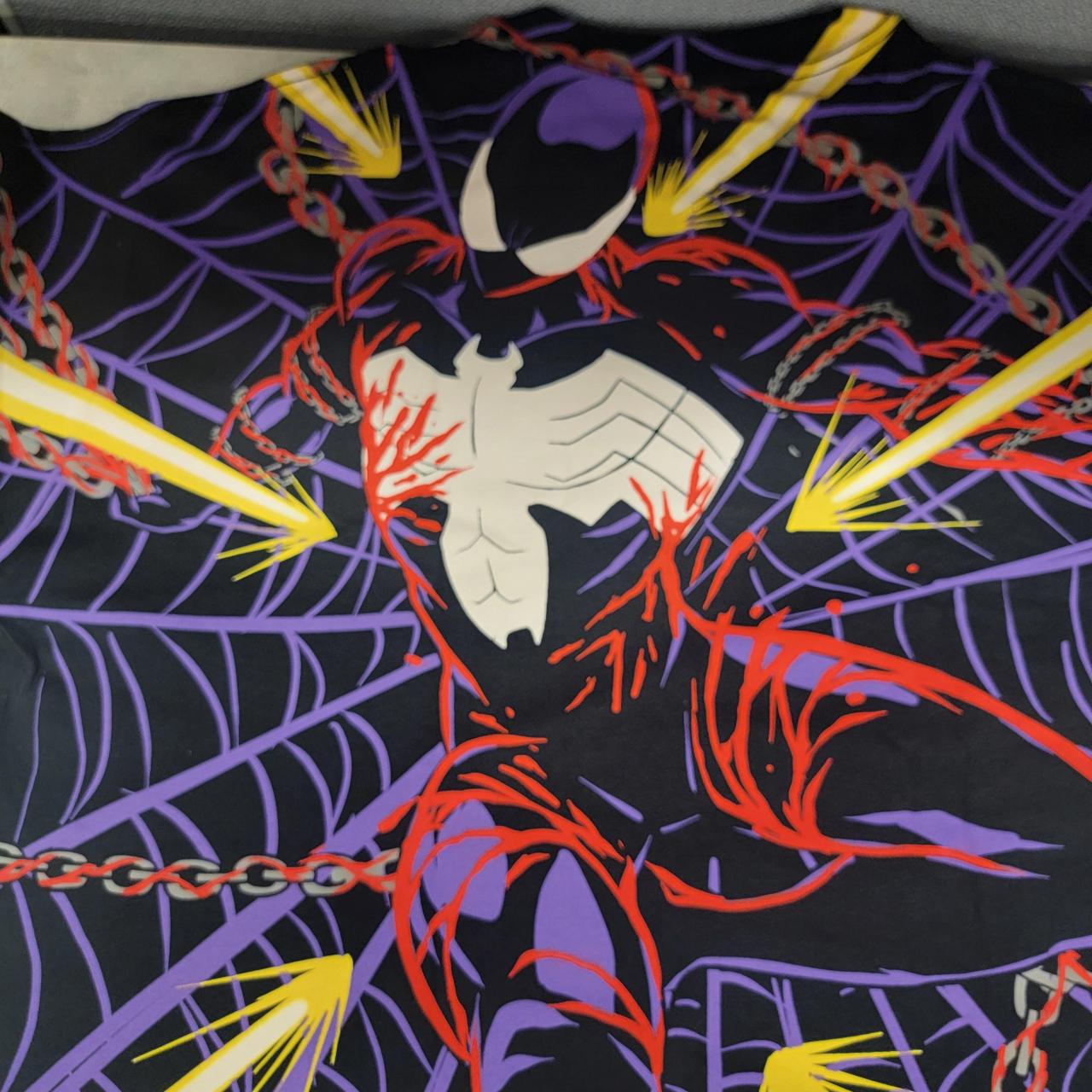Symbiote Spider-man back zoom